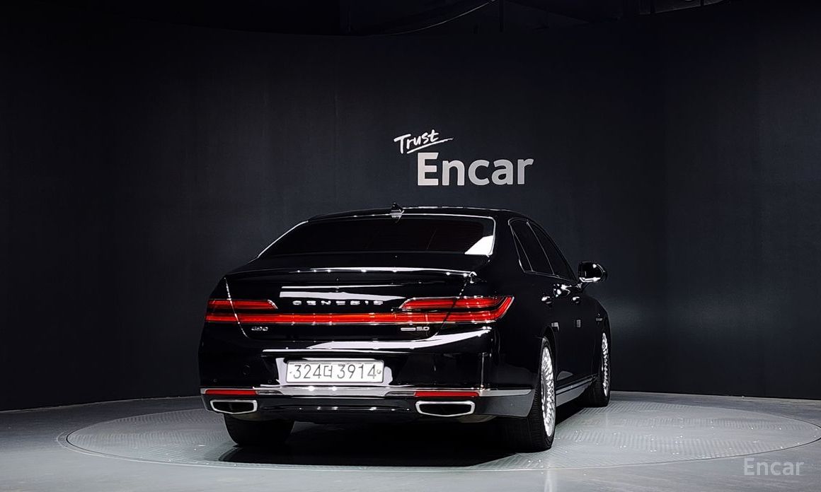  Genesis G90