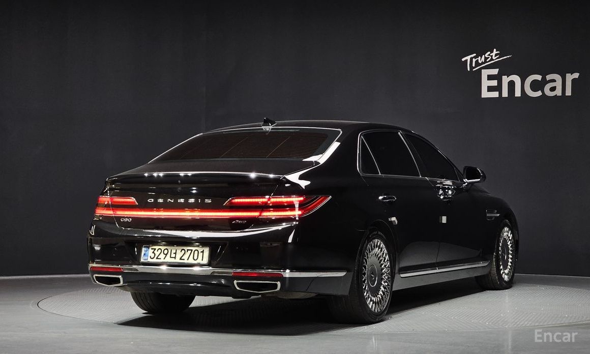  Genesis G90