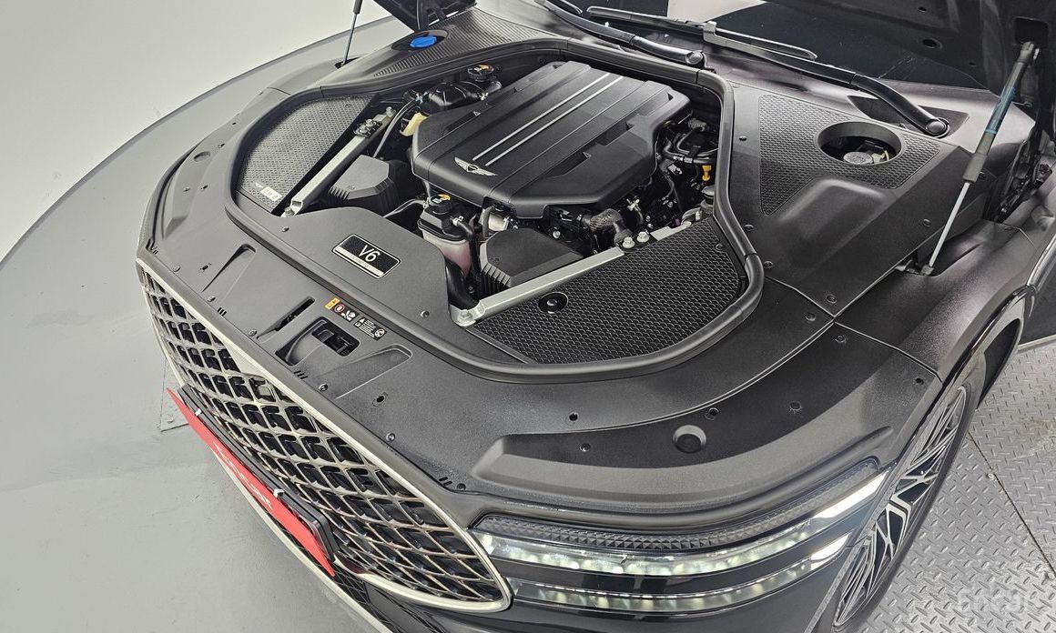  Genesis G90