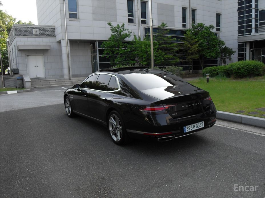  Genesis G90