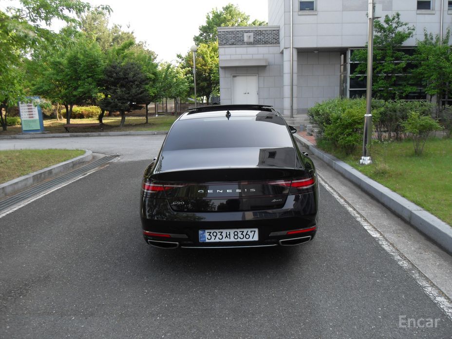  Genesis G90