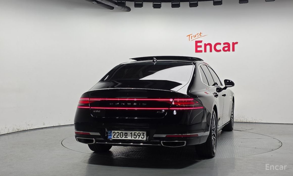  Genesis G90