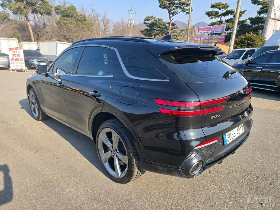  Genesis GV70