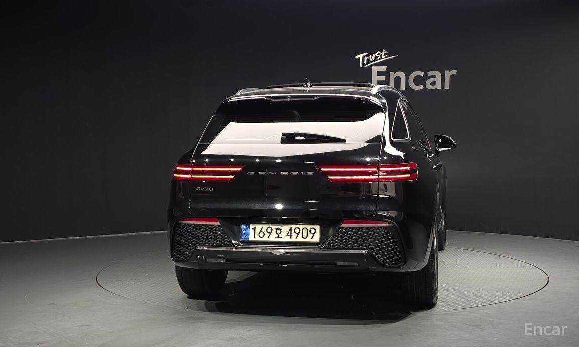  Genesis GV70