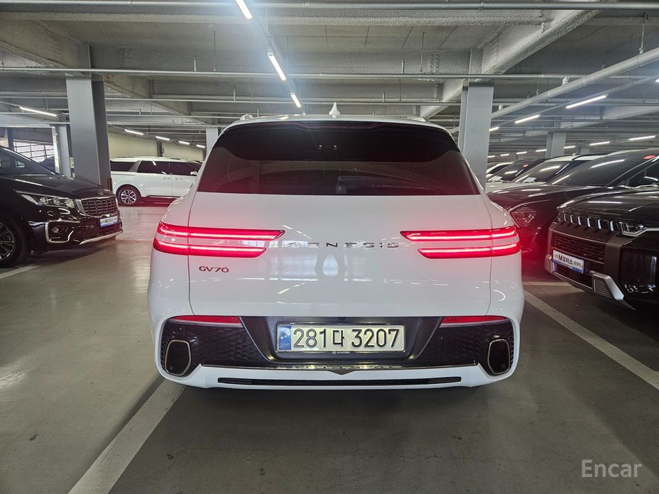  Genesis GV70