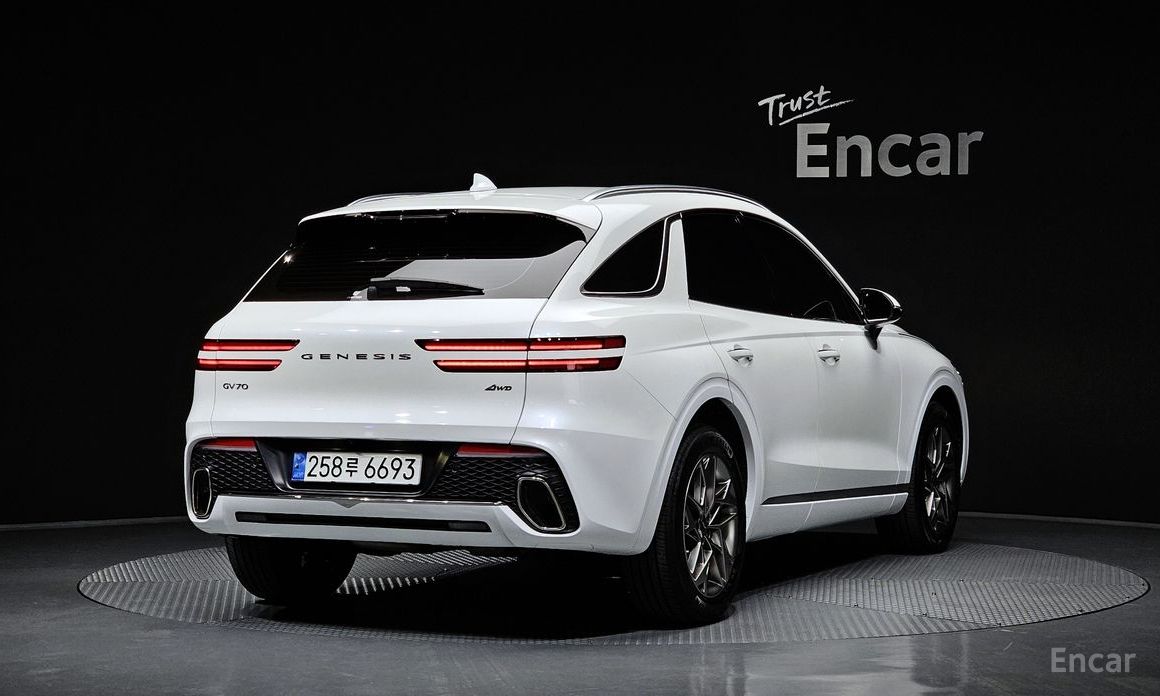  Genesis GV70
