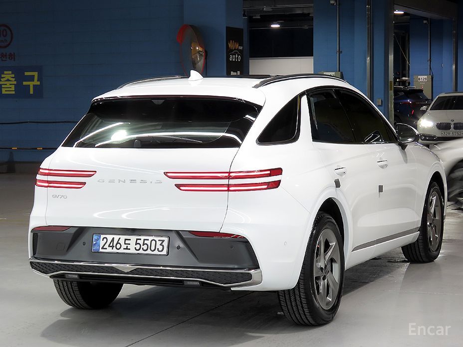  Genesis GV70