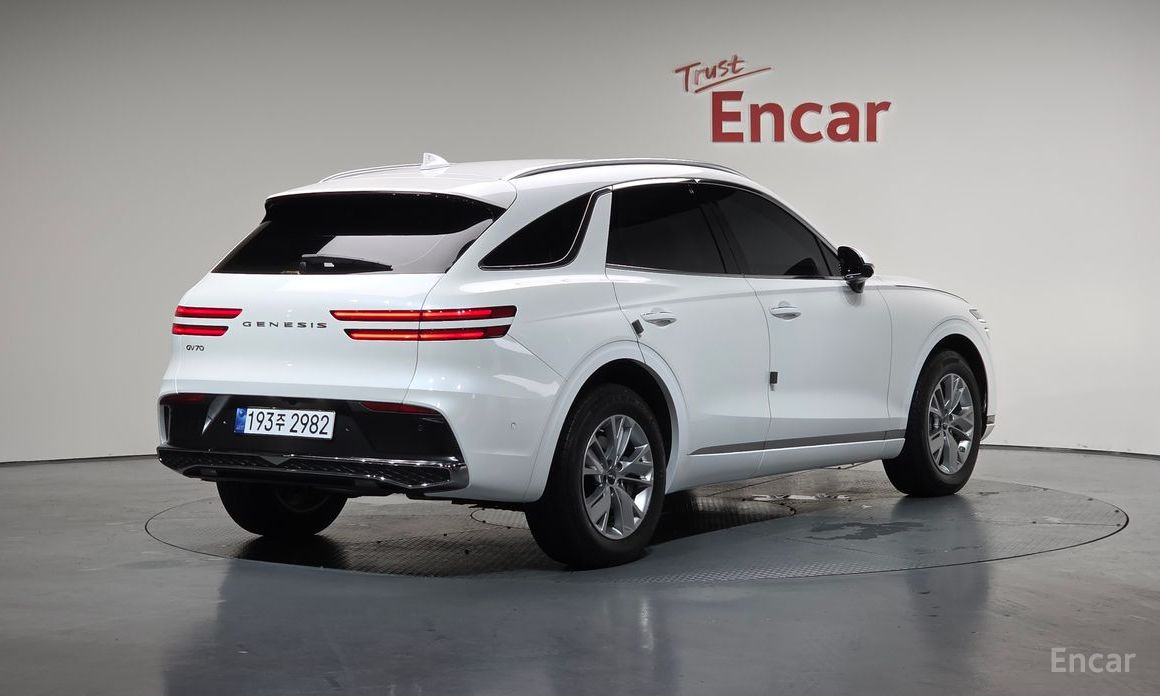  Genesis GV70