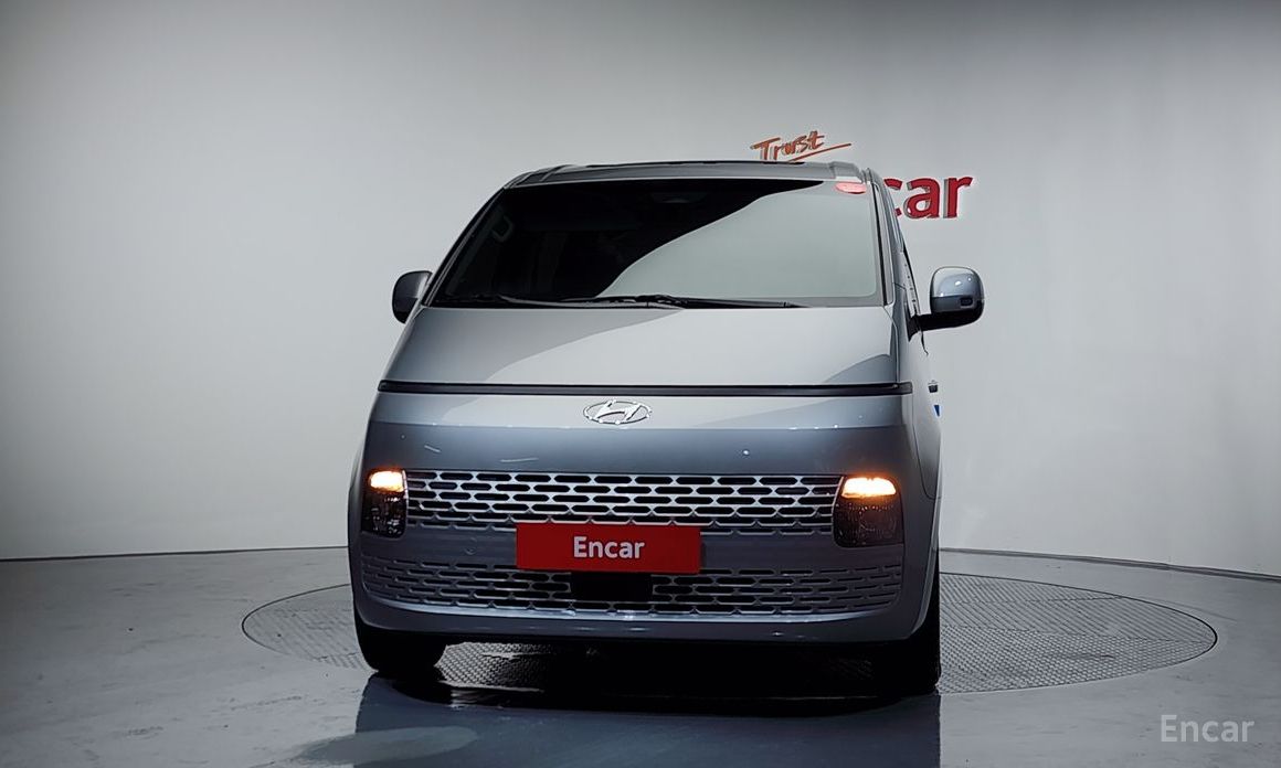  Hyundai Staria