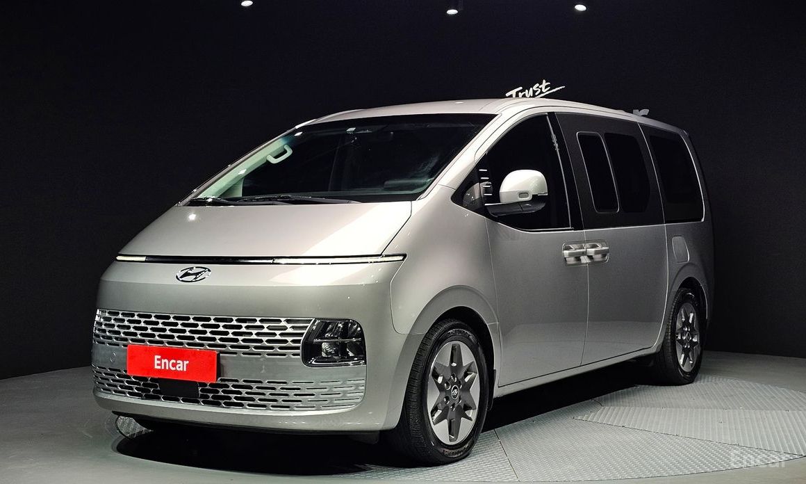  Hyundai Staria
