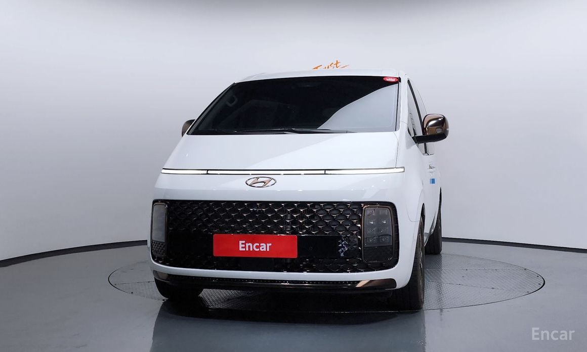  Hyundai Staria