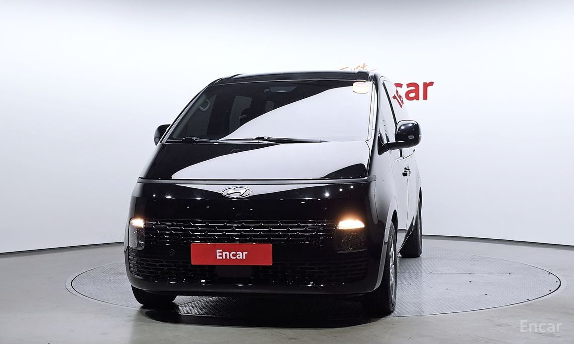  Hyundai Staria