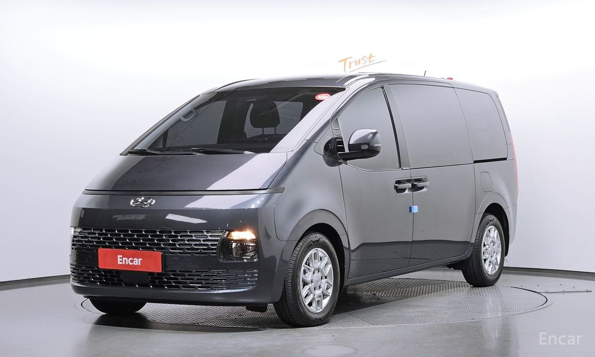  Hyundai Staria