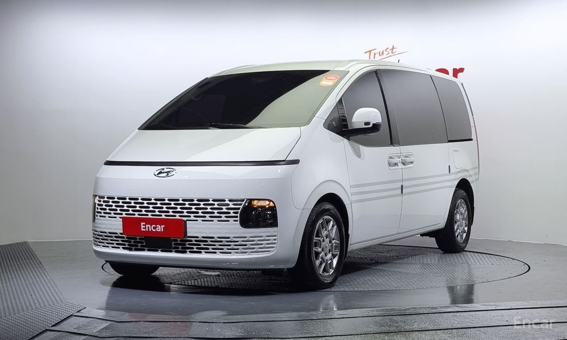  Hyundai Staria