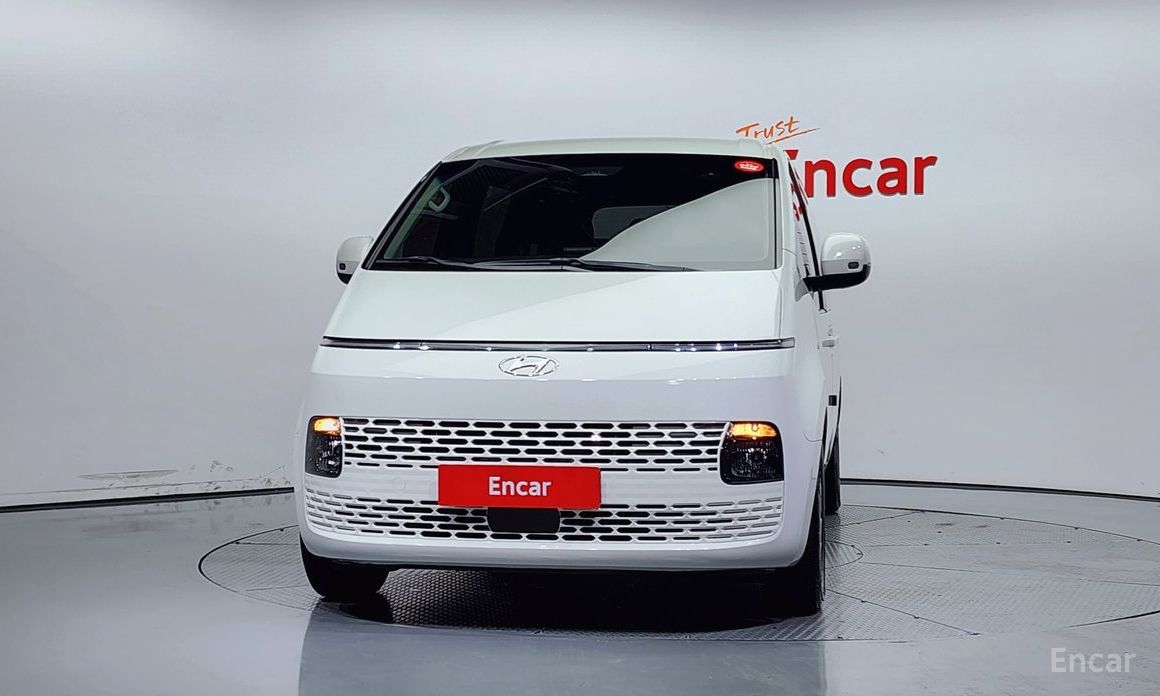  Hyundai Staria