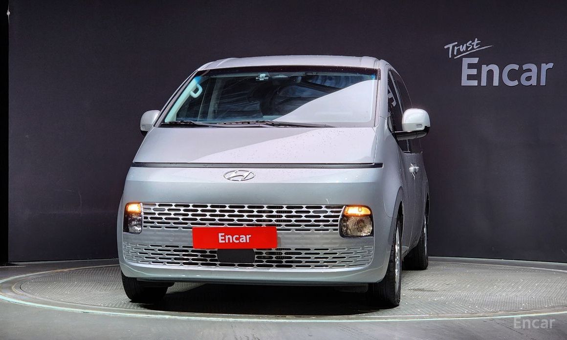  Hyundai Staria
