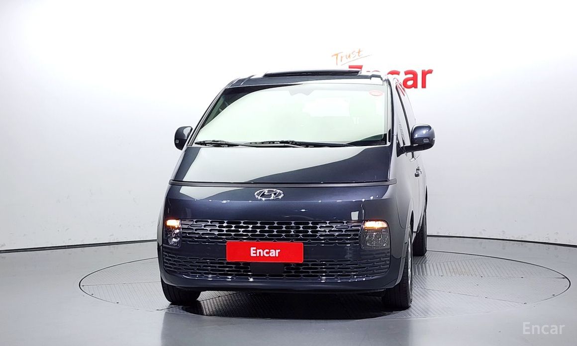 Hyundai Staria