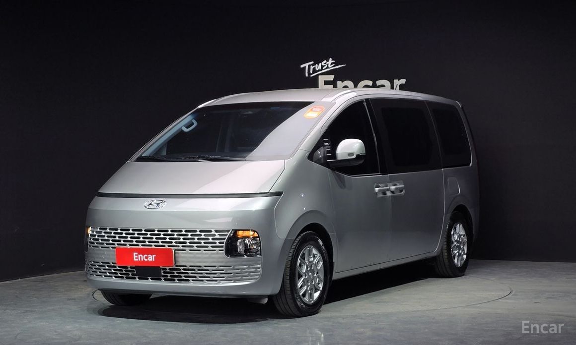  Hyundai Staria
