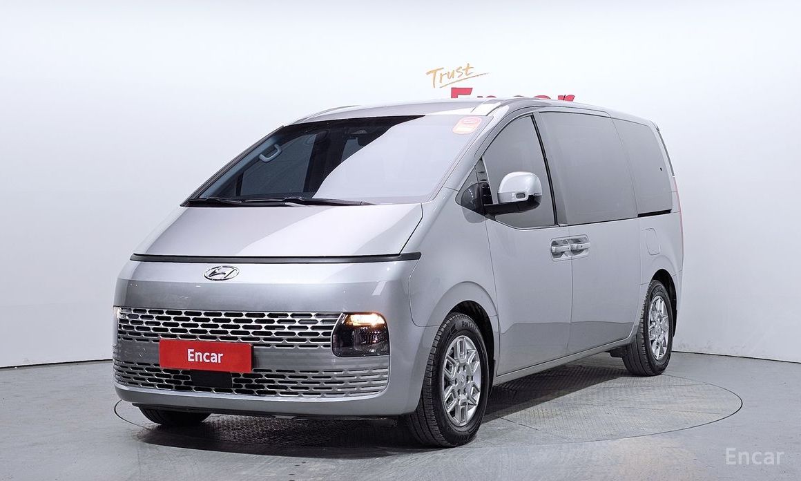  Hyundai Staria