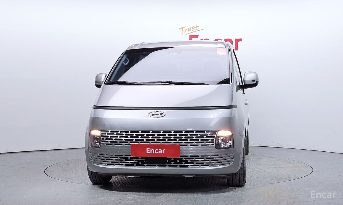  Hyundai Staria