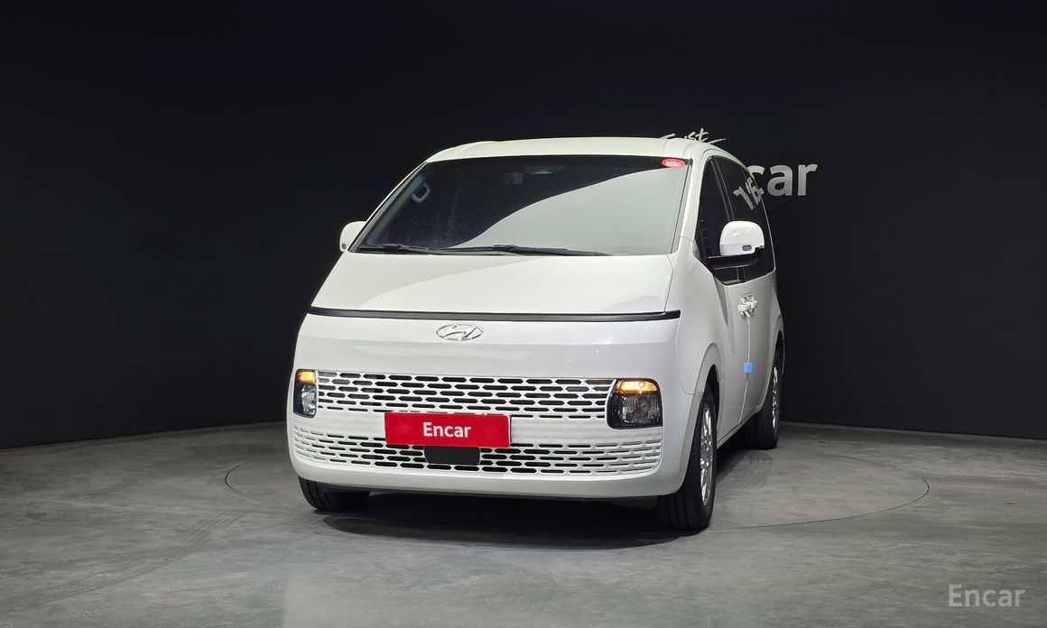  Hyundai Staria