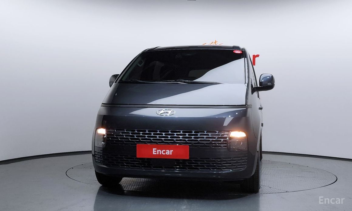  Hyundai Staria