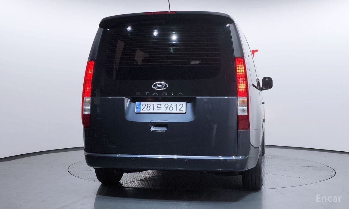  Hyundai Staria