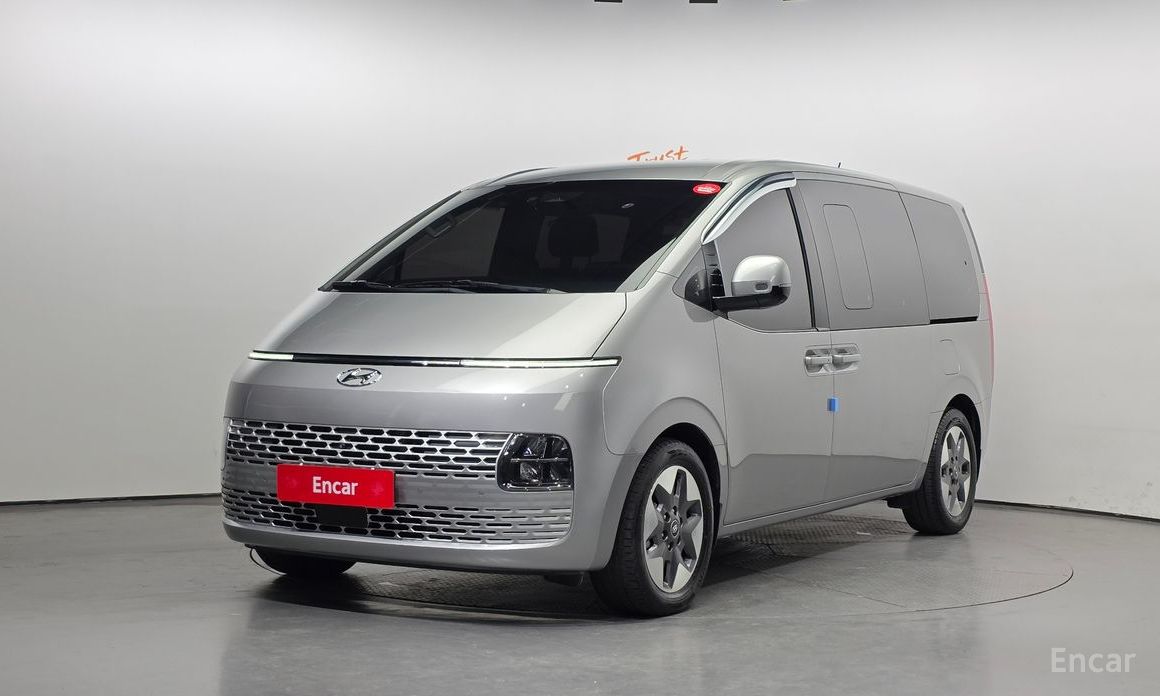  Hyundai Staria