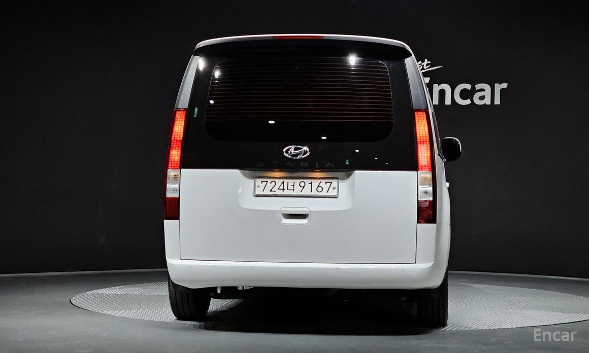  Hyundai Staria