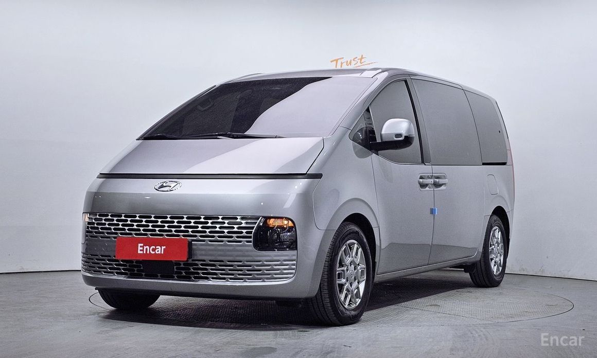  Hyundai Staria