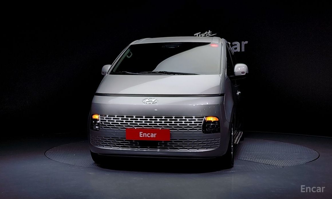  Hyundai Staria