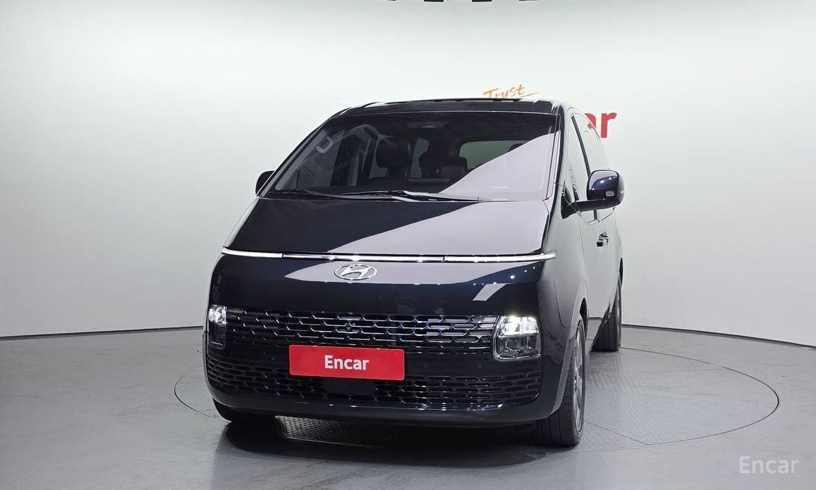  Hyundai Staria