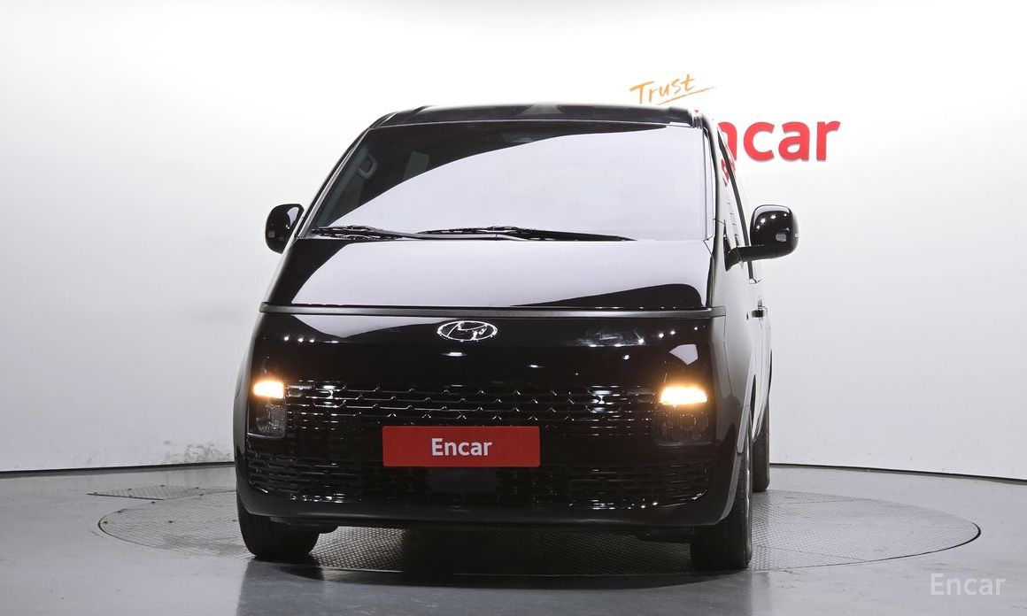  Hyundai Staria