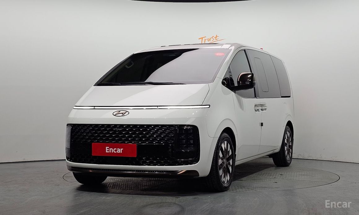  Hyundai Staria