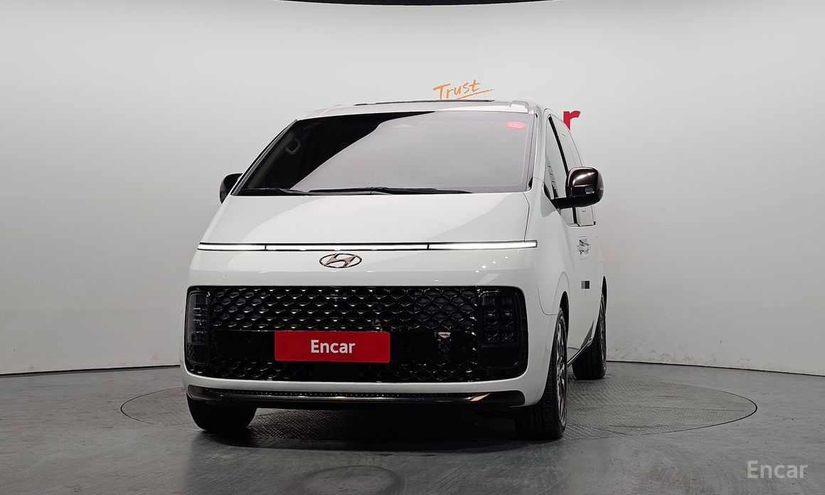  Hyundai Staria