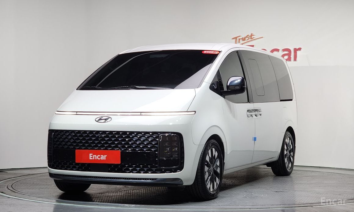  Hyundai Staria