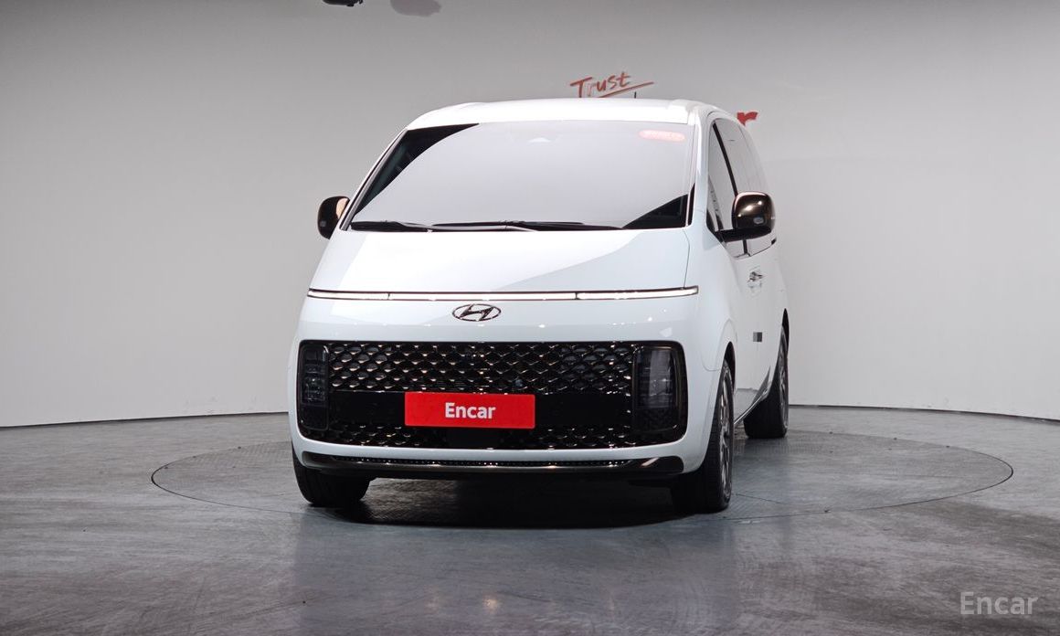  Hyundai Staria