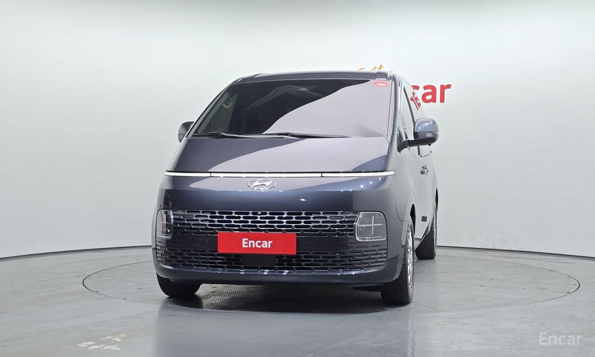  Hyundai Staria