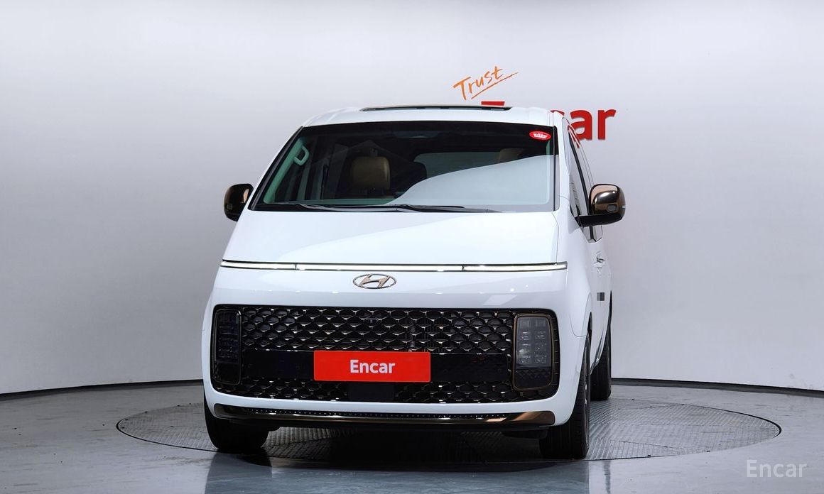  Hyundai Staria