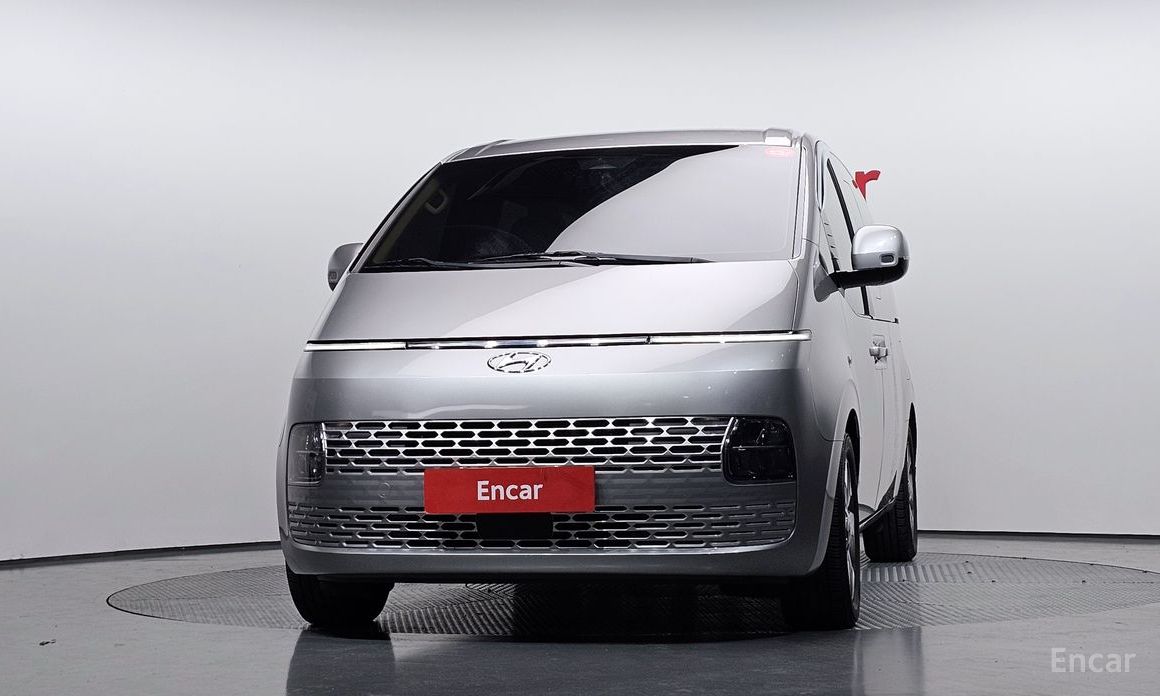  Hyundai Staria