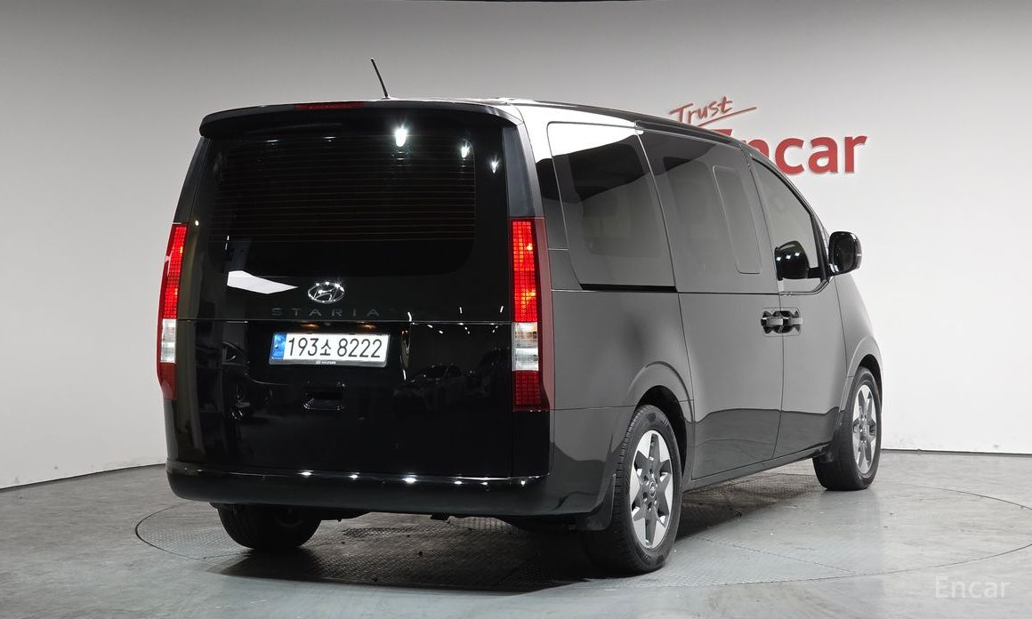  Hyundai Staria