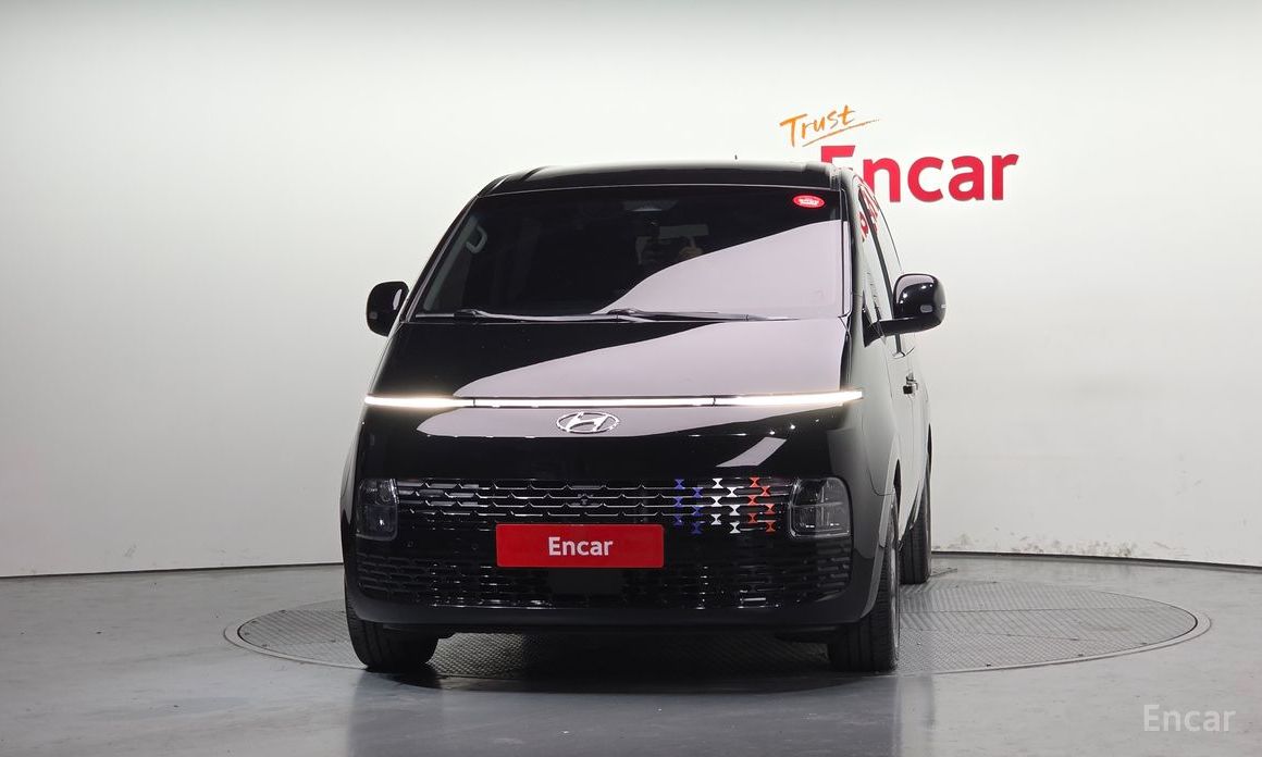  Hyundai Staria