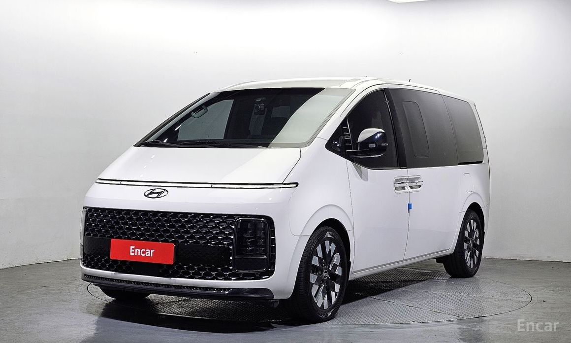  Hyundai Staria