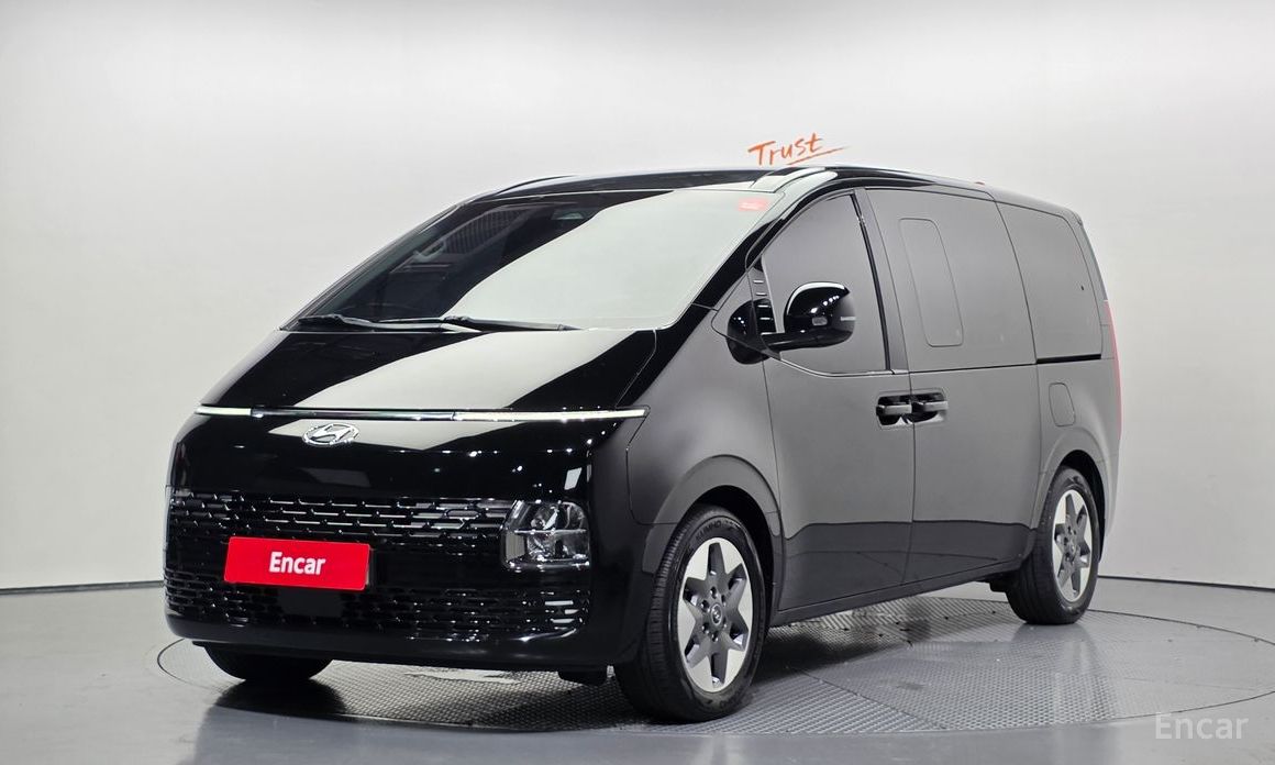  Hyundai Staria