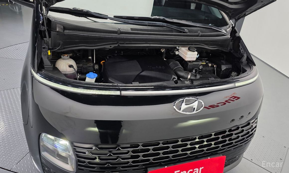  Hyundai Staria