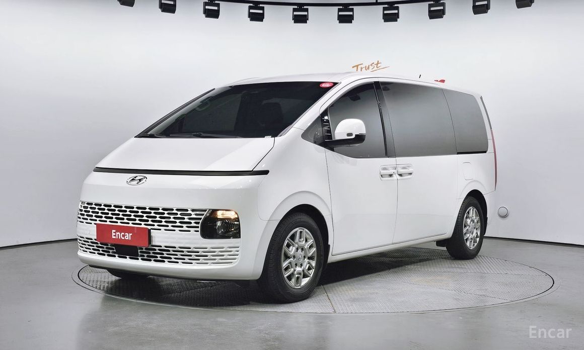 Hyundai Staria