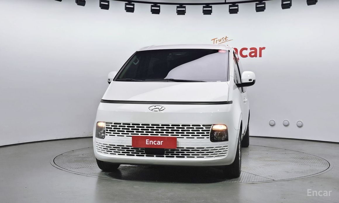  Hyundai Staria