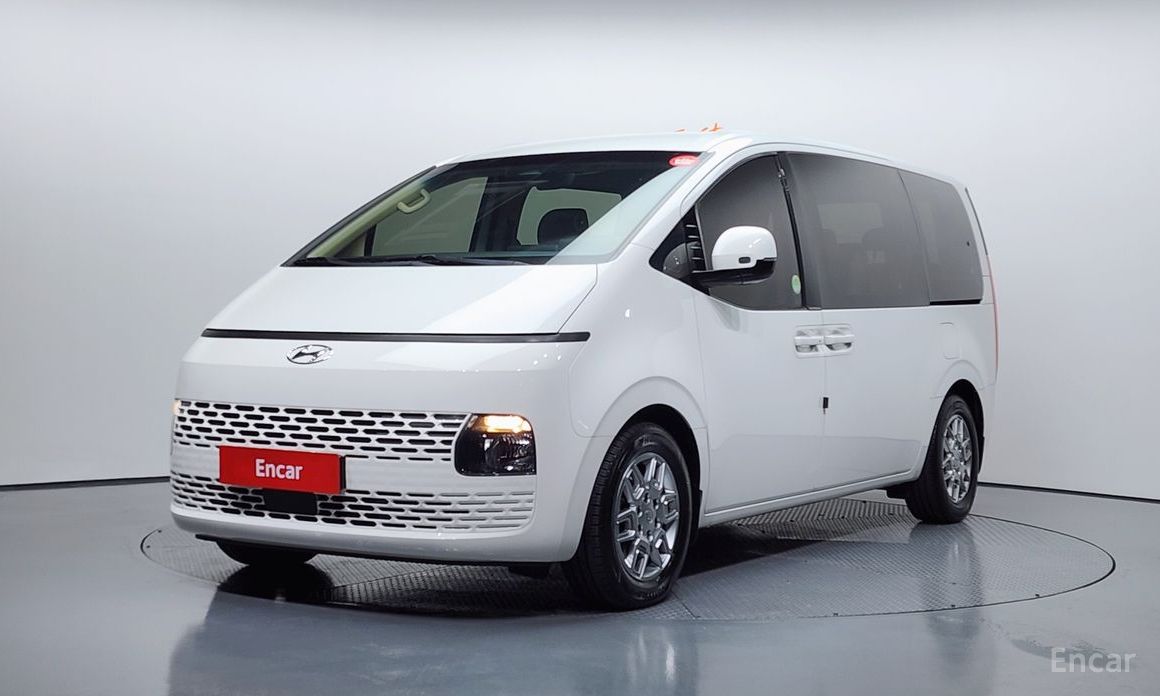 Hyundai Staria