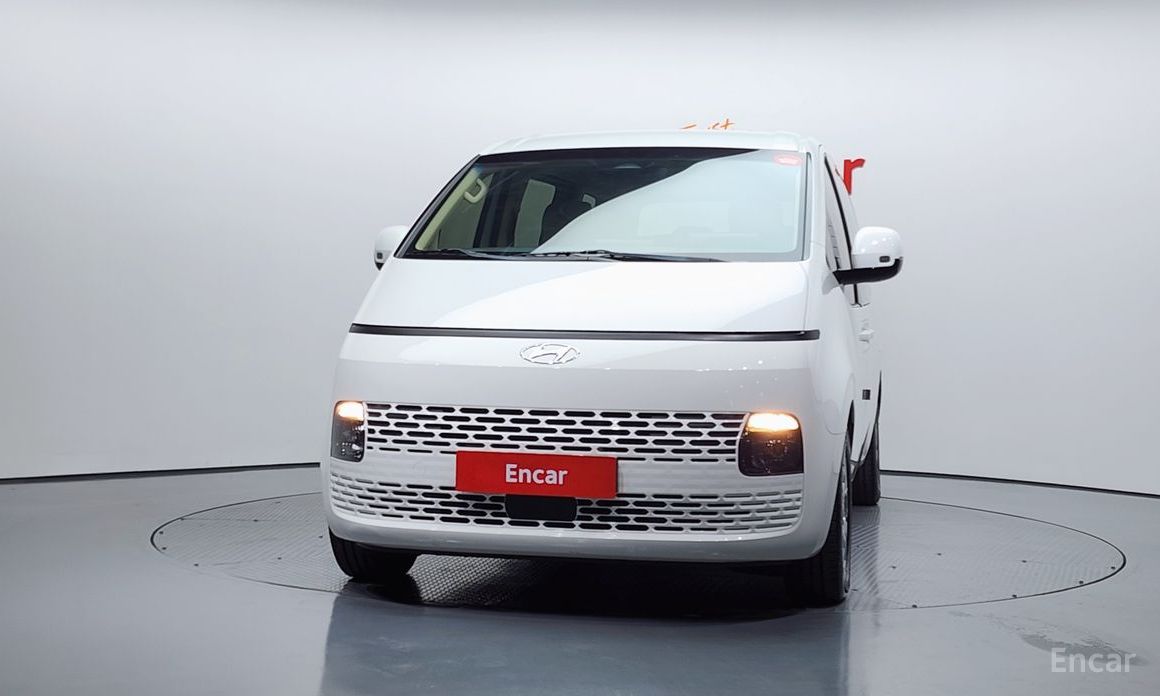  Hyundai Staria