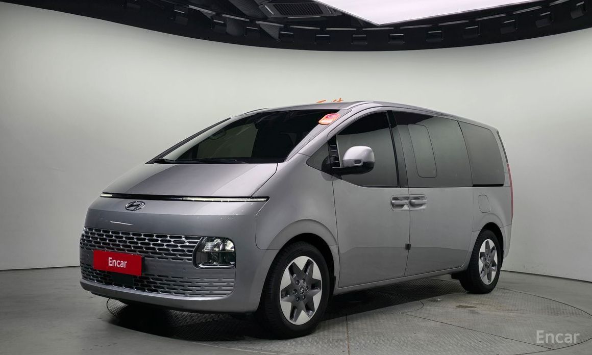  Hyundai Staria